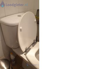 Loodgieter lekkage stortbak Stortbak vervangen.