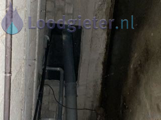 Loodgieter Rioolvliegjes Omleggen rioolbuis kruipruimte