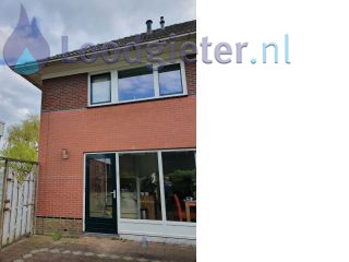 Loodgieter Dakgoot schoonmaken Water blijft staan in dakgoot